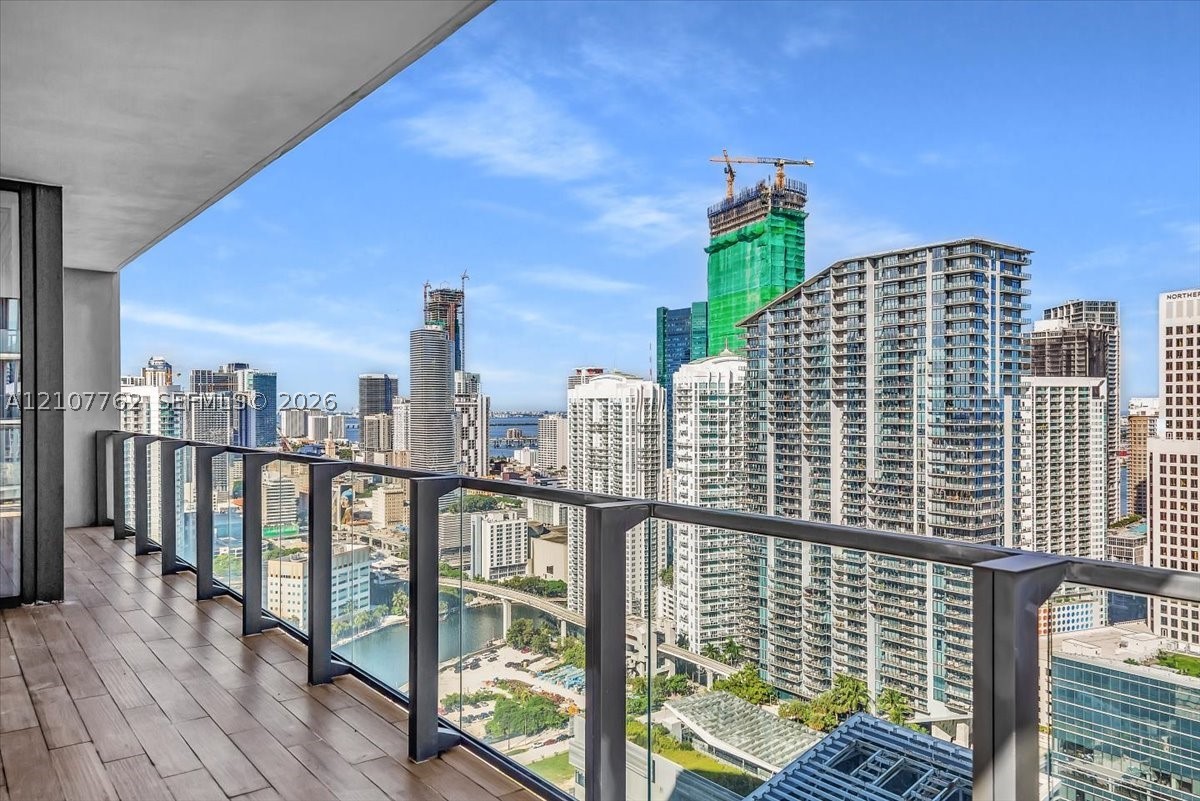 88 SW 7th St #3401, Miami FL 33130