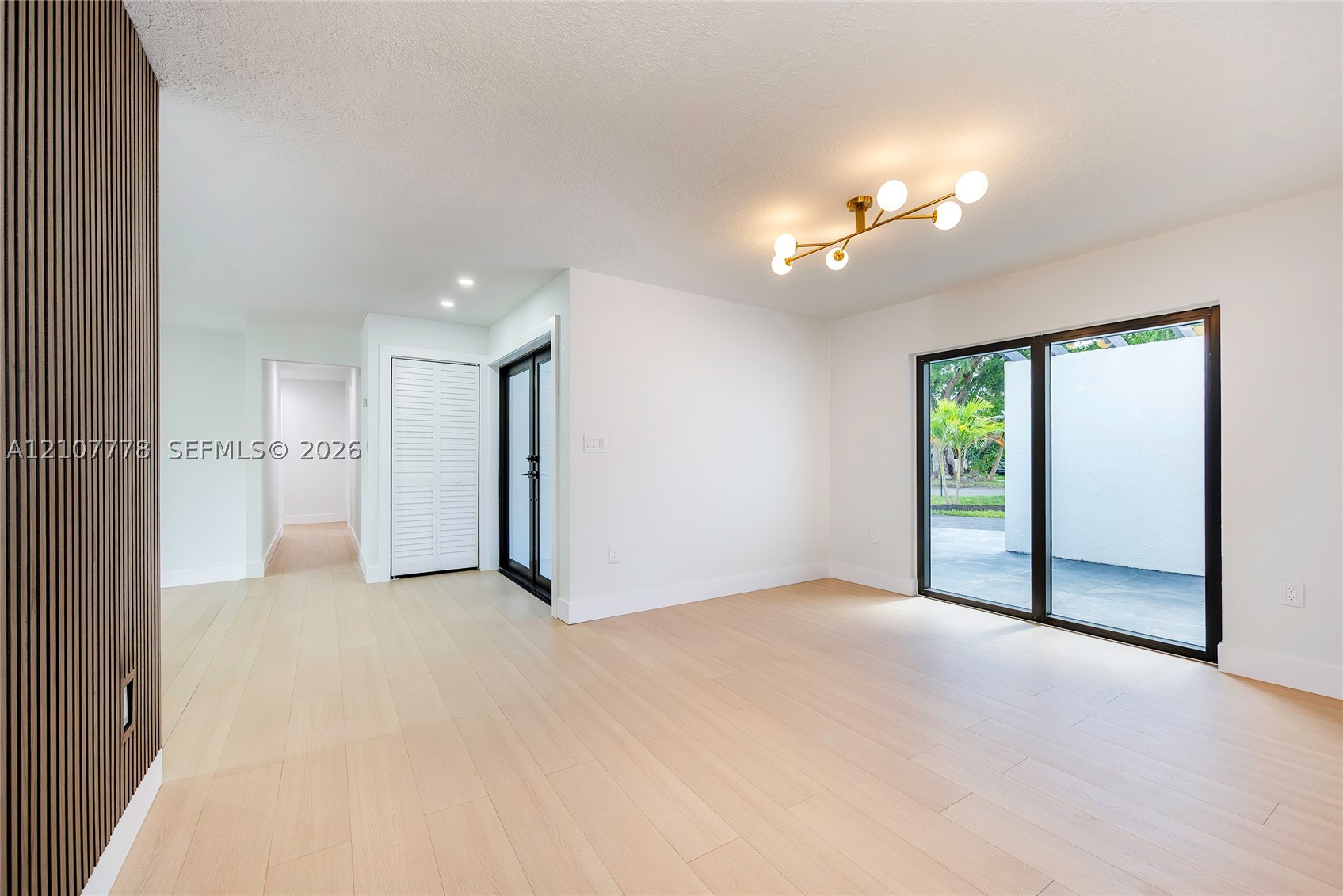 9261 SW 11th St, Miami FL 33174