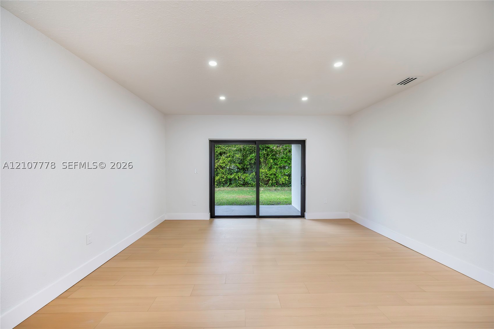9261 SW 11th St, Miami FL 33174