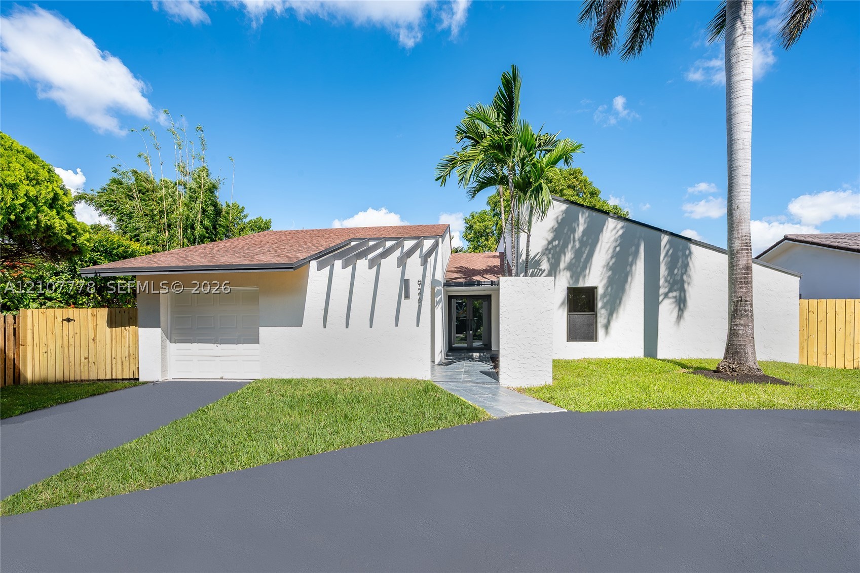 9261 SW 11th St, Miami FL 33174