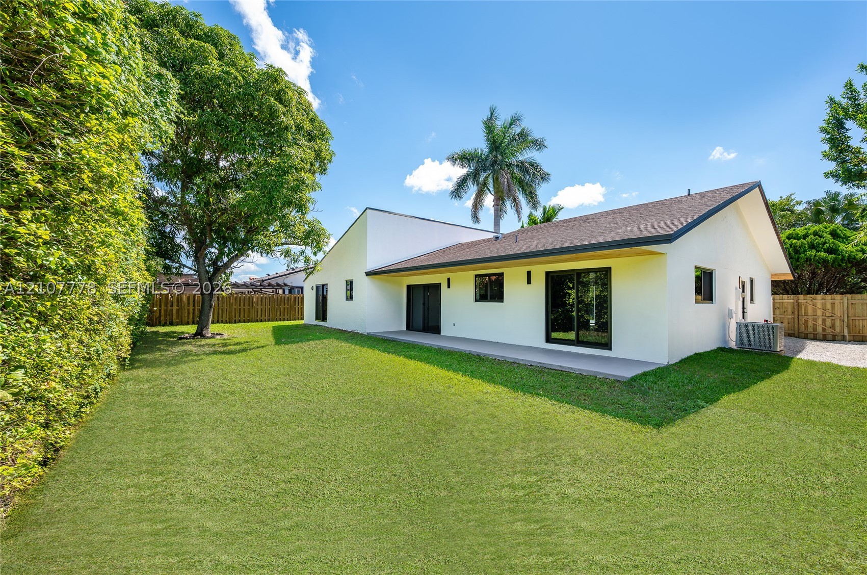 9261 SW 11th St, Miami FL 33174