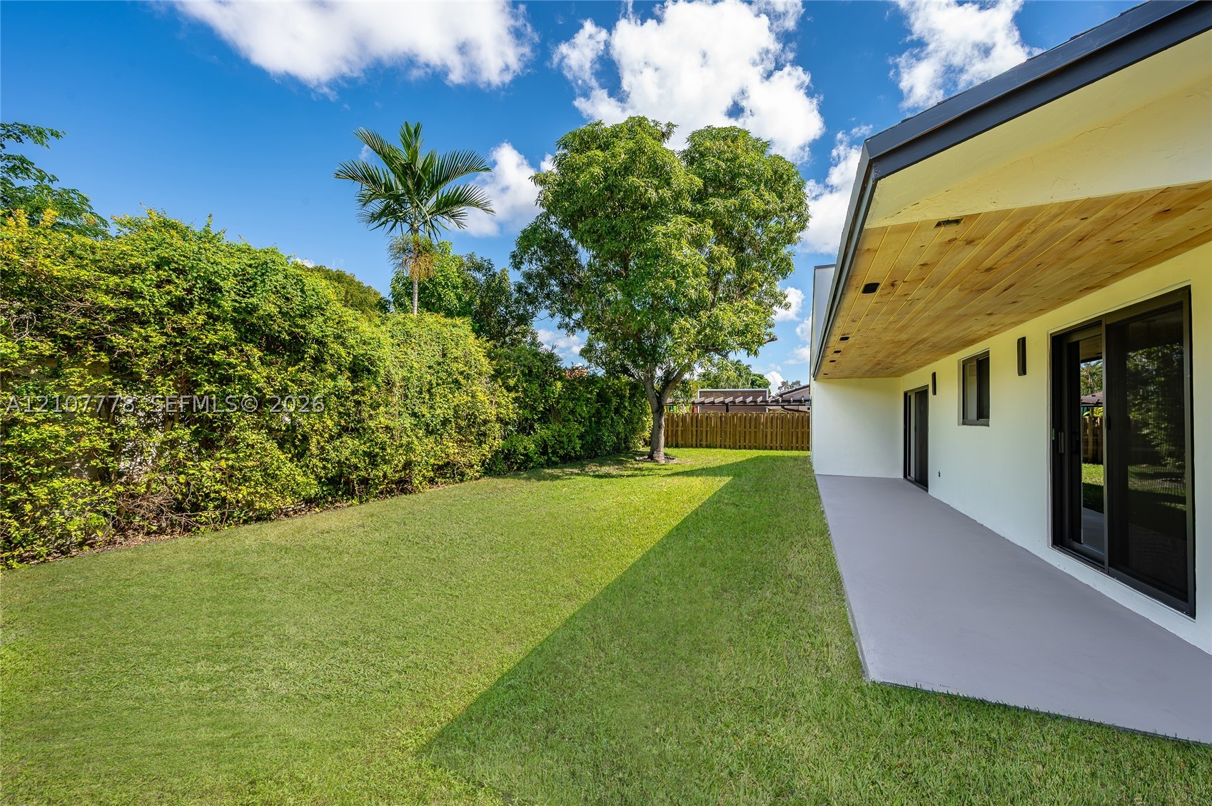 9261 SW 11th St, Miami FL 33174