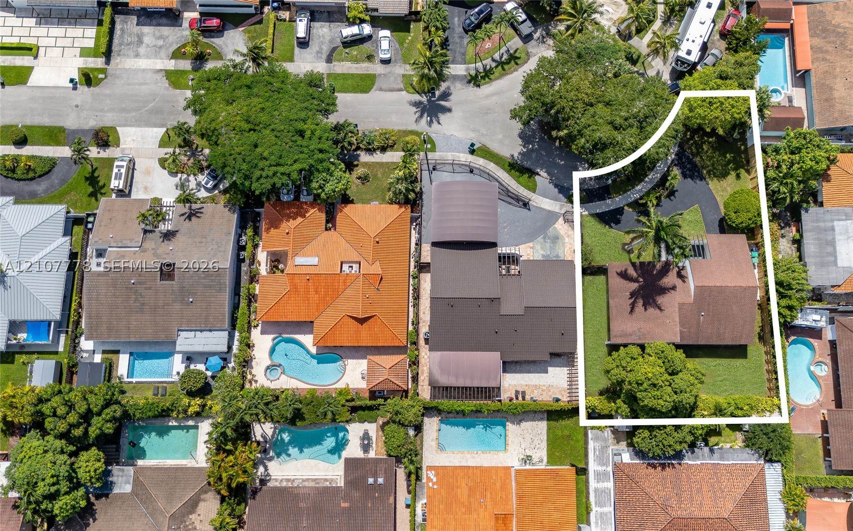 9261 SW 11th St, Miami FL 33174