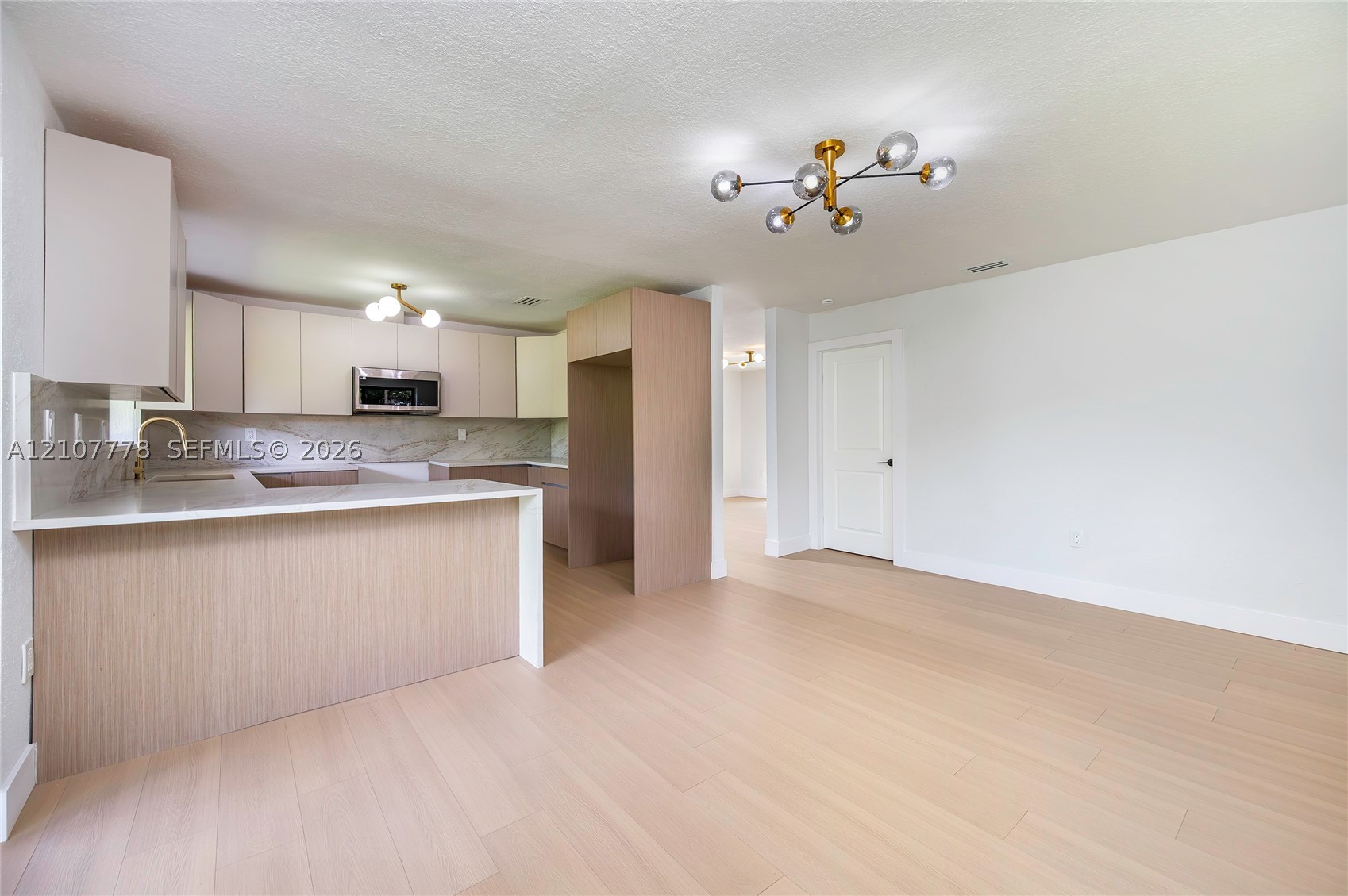 9261 SW 11th St, Miami FL 33174