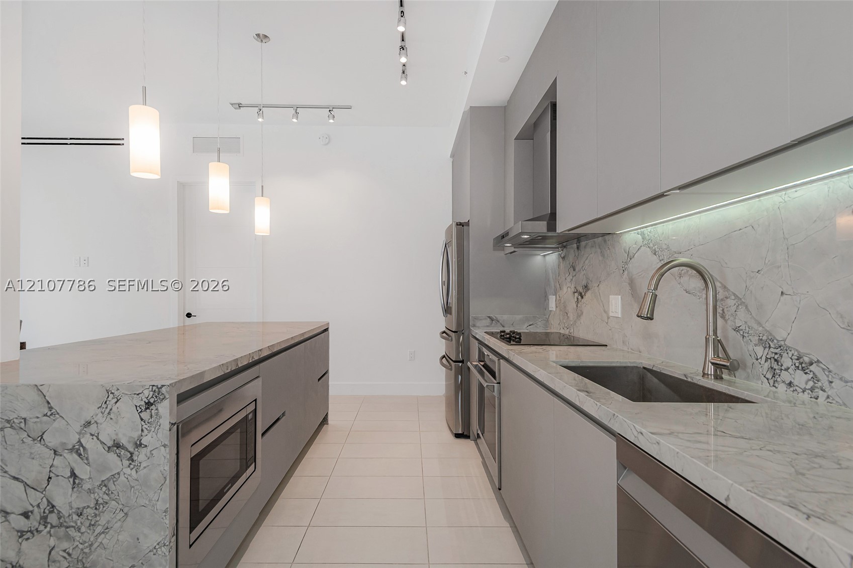 1030 15th St #214, Miami Beach FL 33139