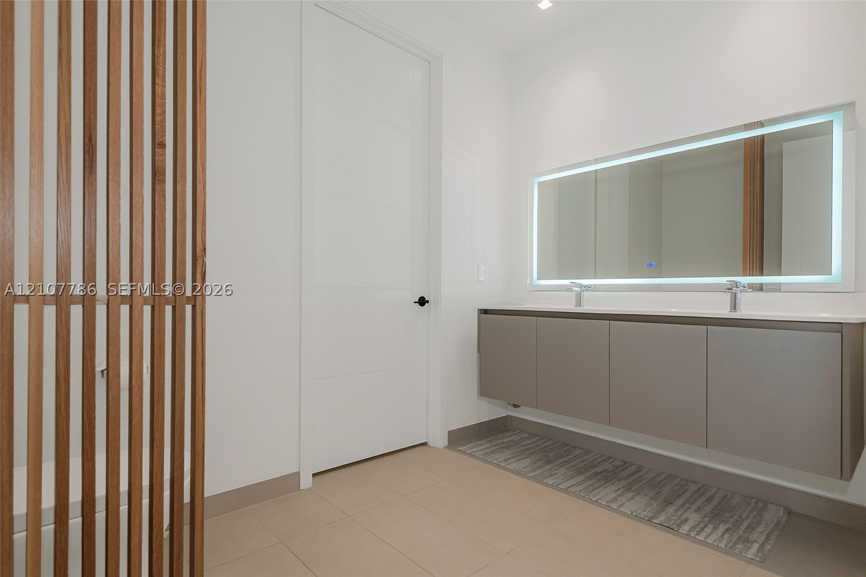 1030 15th St #214, Miami Beach FL 33139