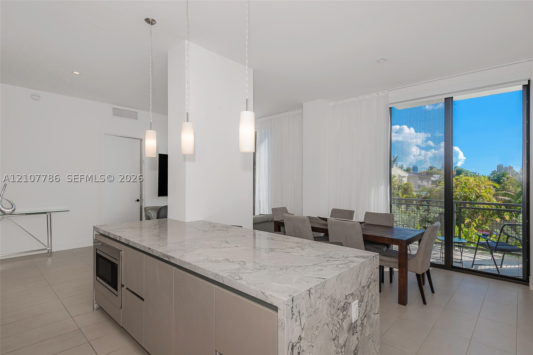1030 15th St #214, Miami Beach FL 33139