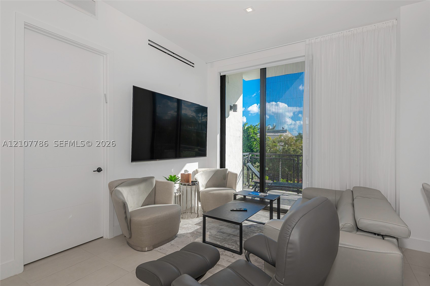 1030 15th St #214, Miami Beach FL 33139