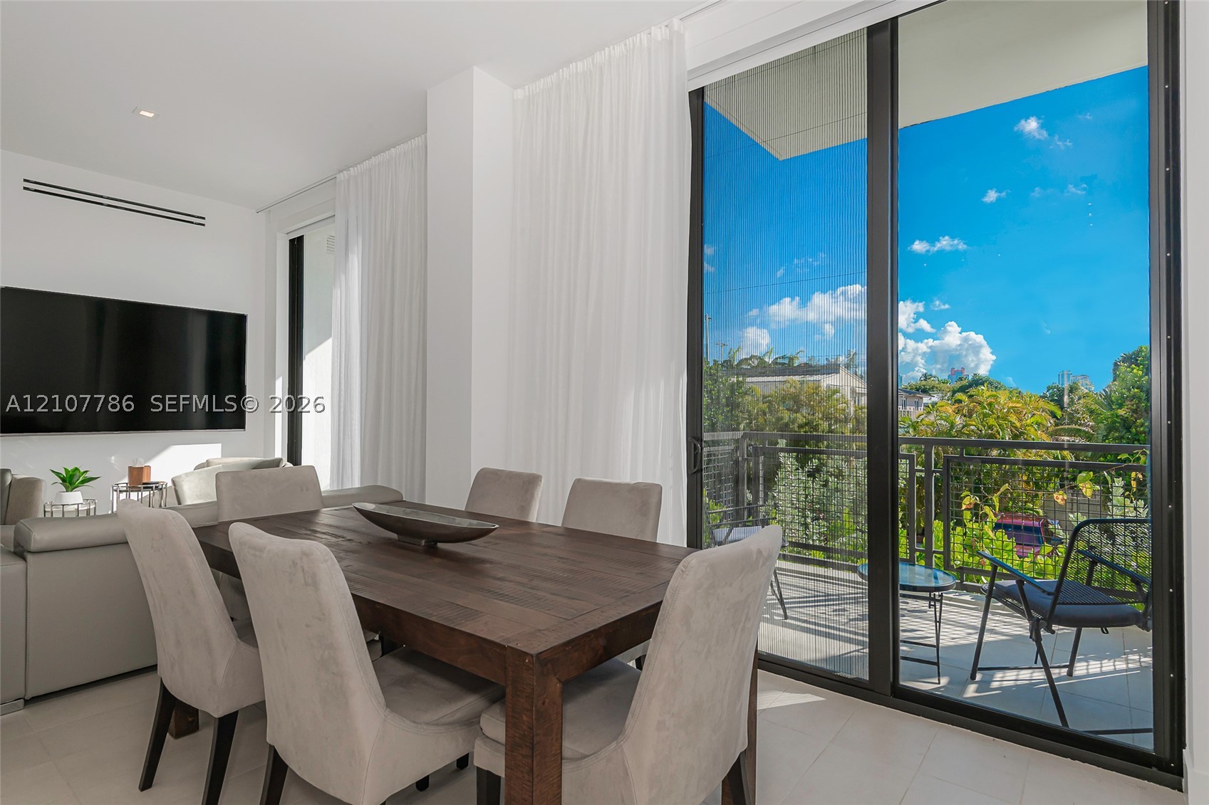 1030 15th St #214, Miami Beach FL 33139