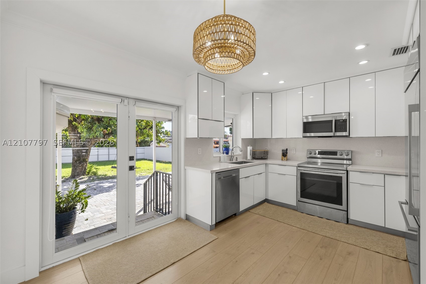 941 NW 40th Ave, Miami FL 33126