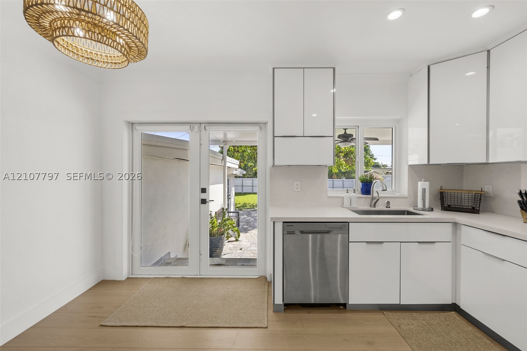 941 NW 40th Ave, Miami FL 33126