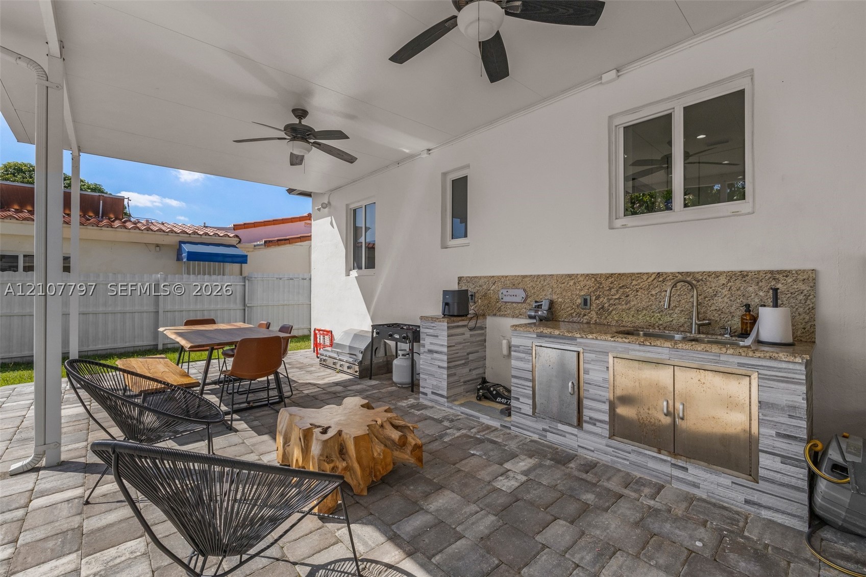 941 NW 40th Ave, Miami FL 33126