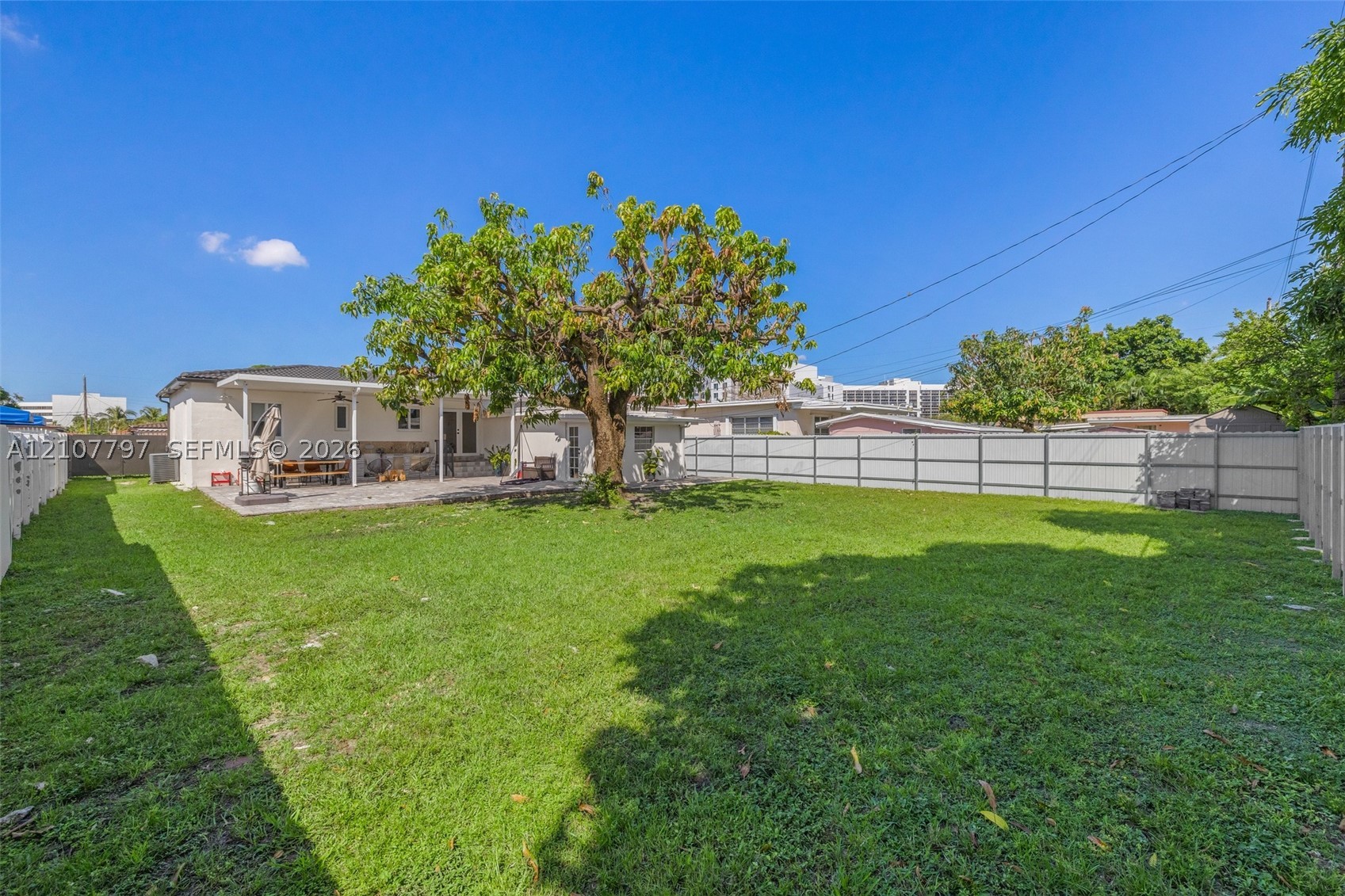 941 NW 40th Ave, Miami FL 33126