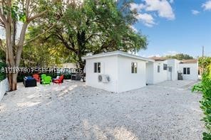 231 NW 44th St #0, Miami FL 33127