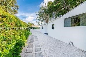 231 NW 44th St #0, Miami FL 33127
