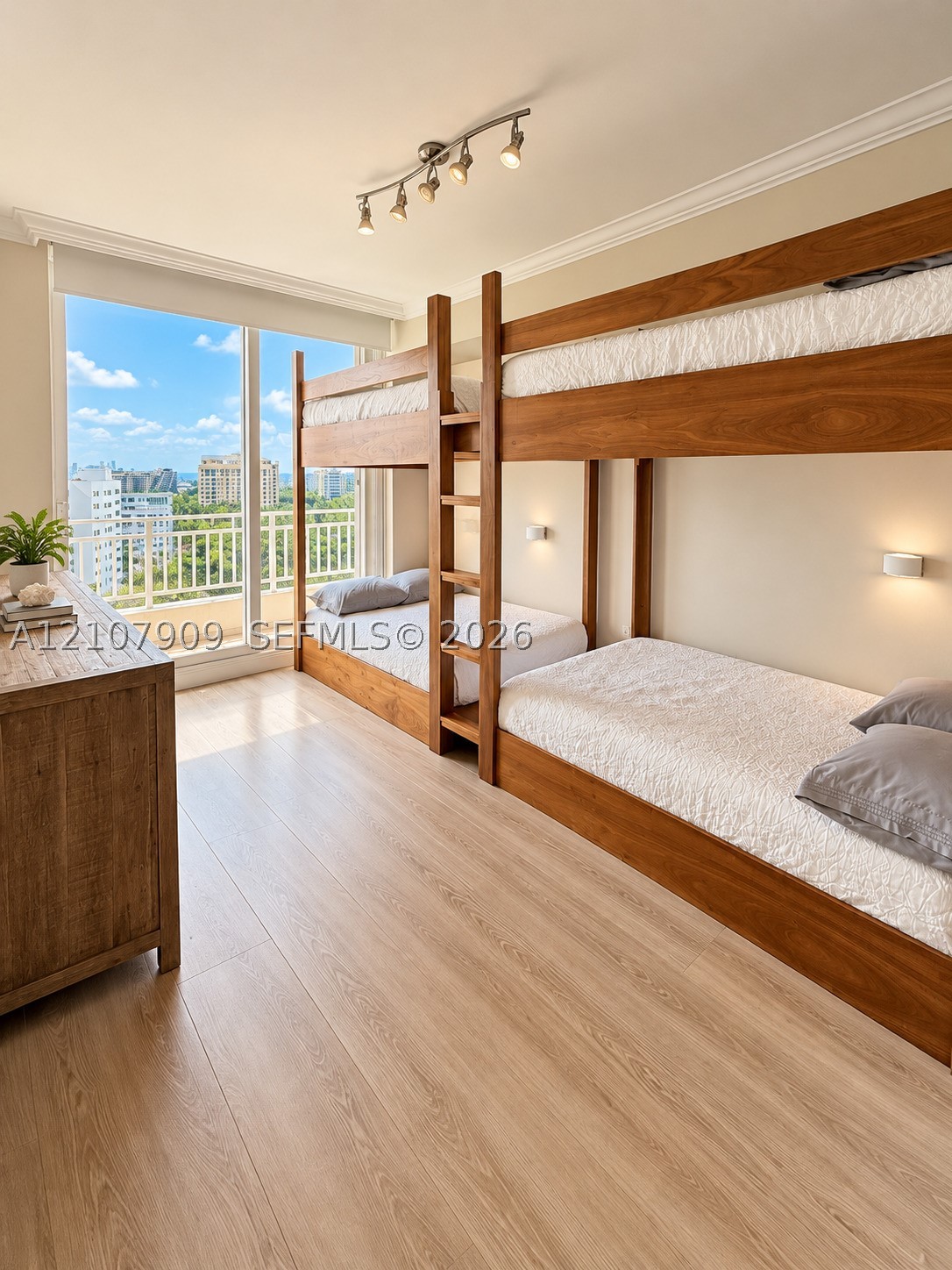 791 Crandon Blvd #1001, Key Biscayne FL 33149