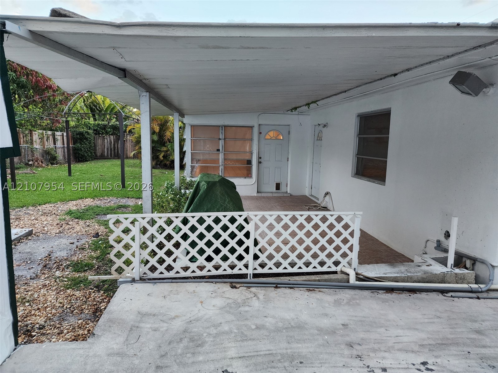 7105 SW 84th Ave, Miami FL 33143
