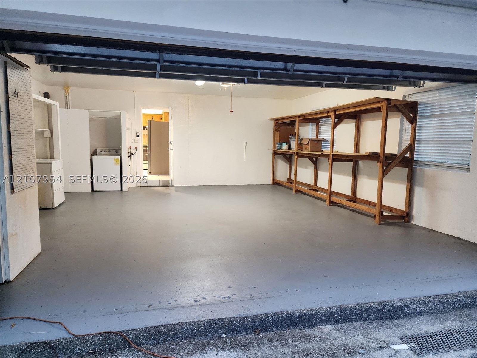 7105 SW 84th Ave, Miami FL 33143