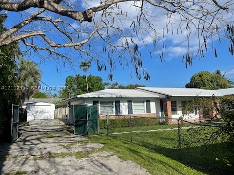 7105 SW 84th Ave, Miami FL 33143