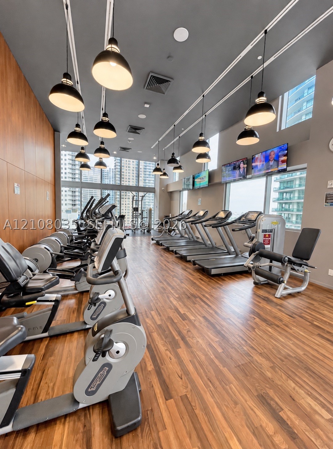 1300 Brickell Bay Dr #2405, Miami FL 33131