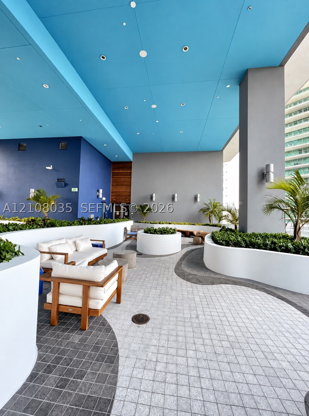 1300 Brickell Bay Dr #2405, Miami FL 33131