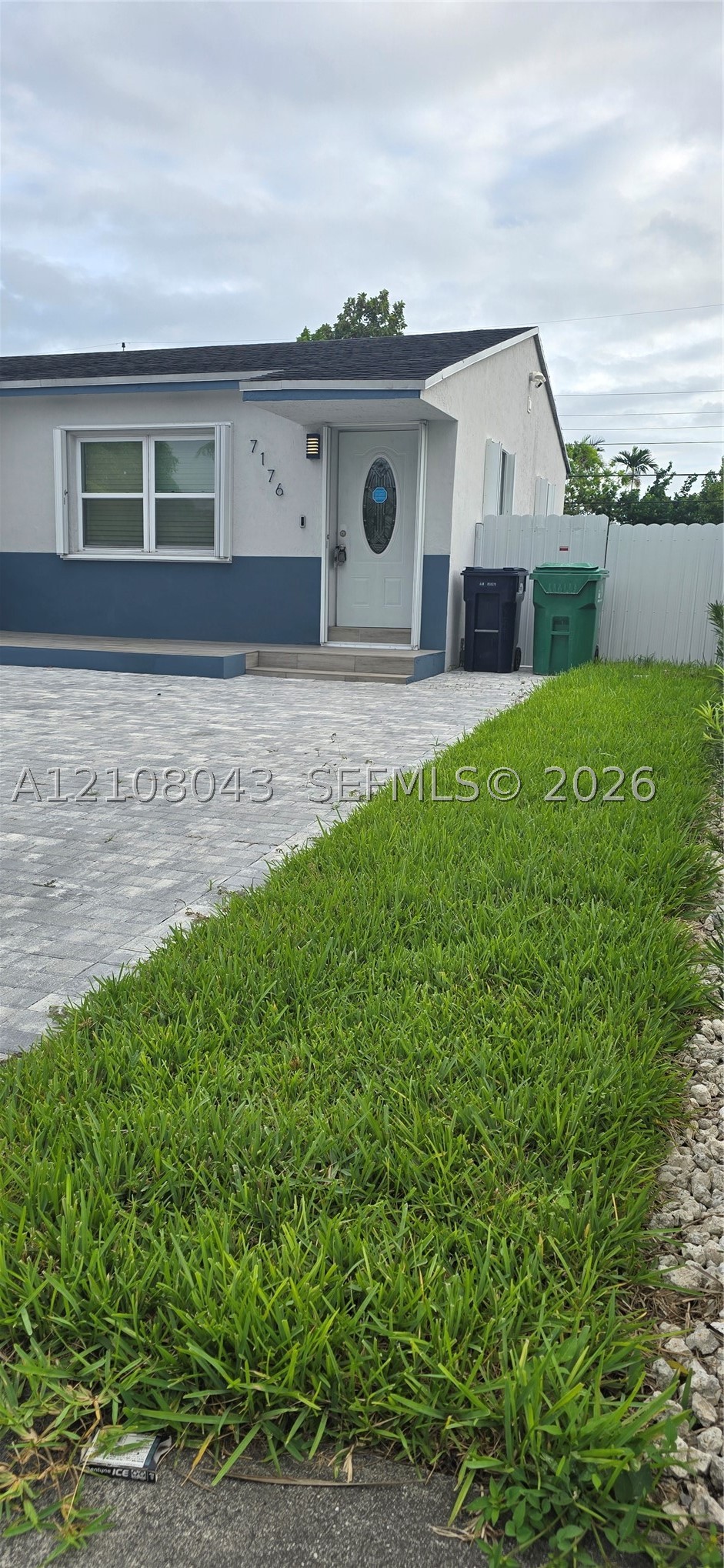 7176 SW 12th St #7176, Miami FL 33144