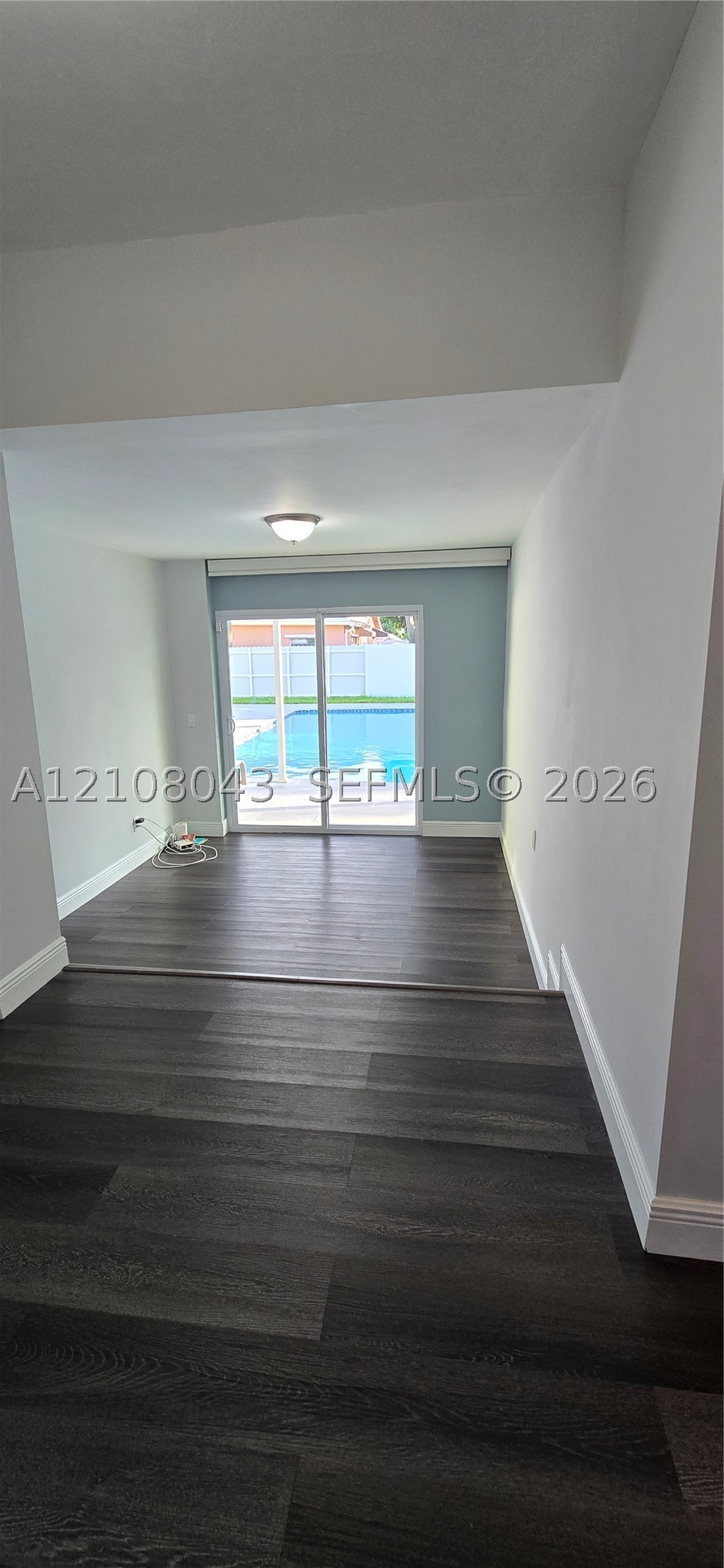 7176 SW 12th St #7176, Miami FL 33144