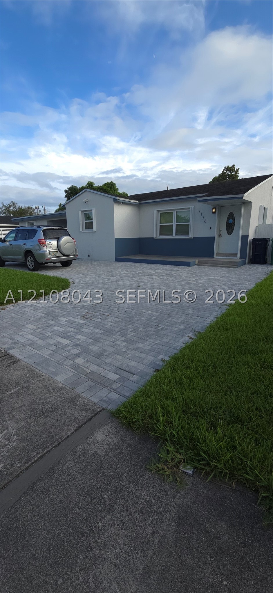 7176 SW 12th St #7176, Miami FL 33144