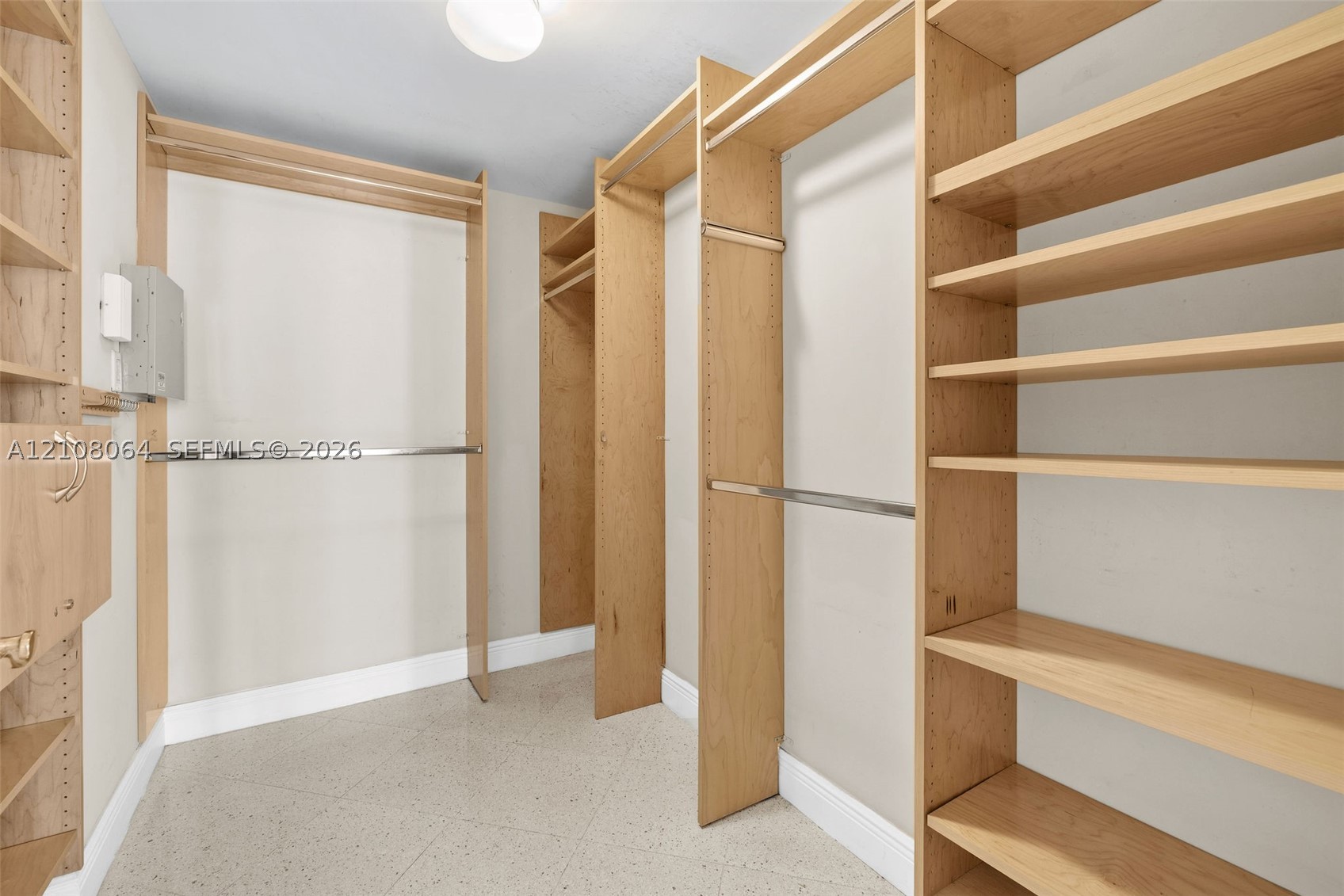 4775 Collins Ave #2408, Miami Beach FL 33140