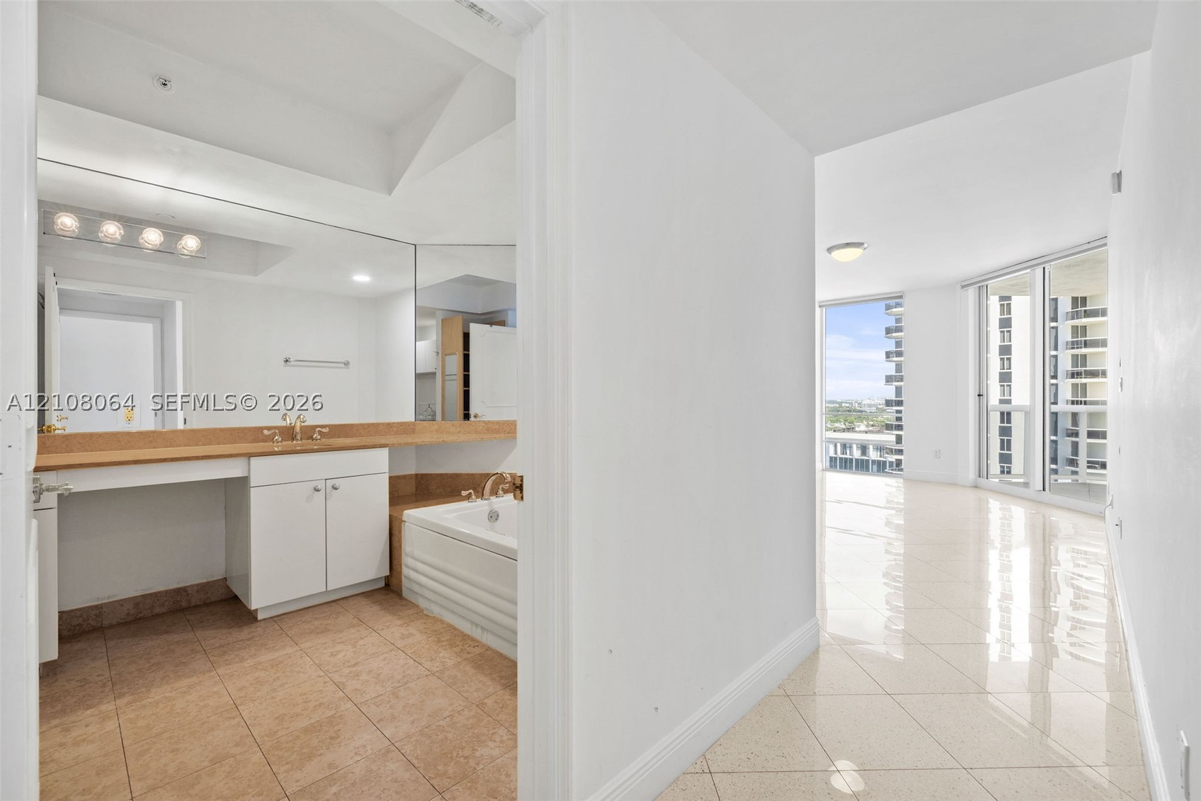 4775 Collins Ave #2408, Miami Beach FL 33140