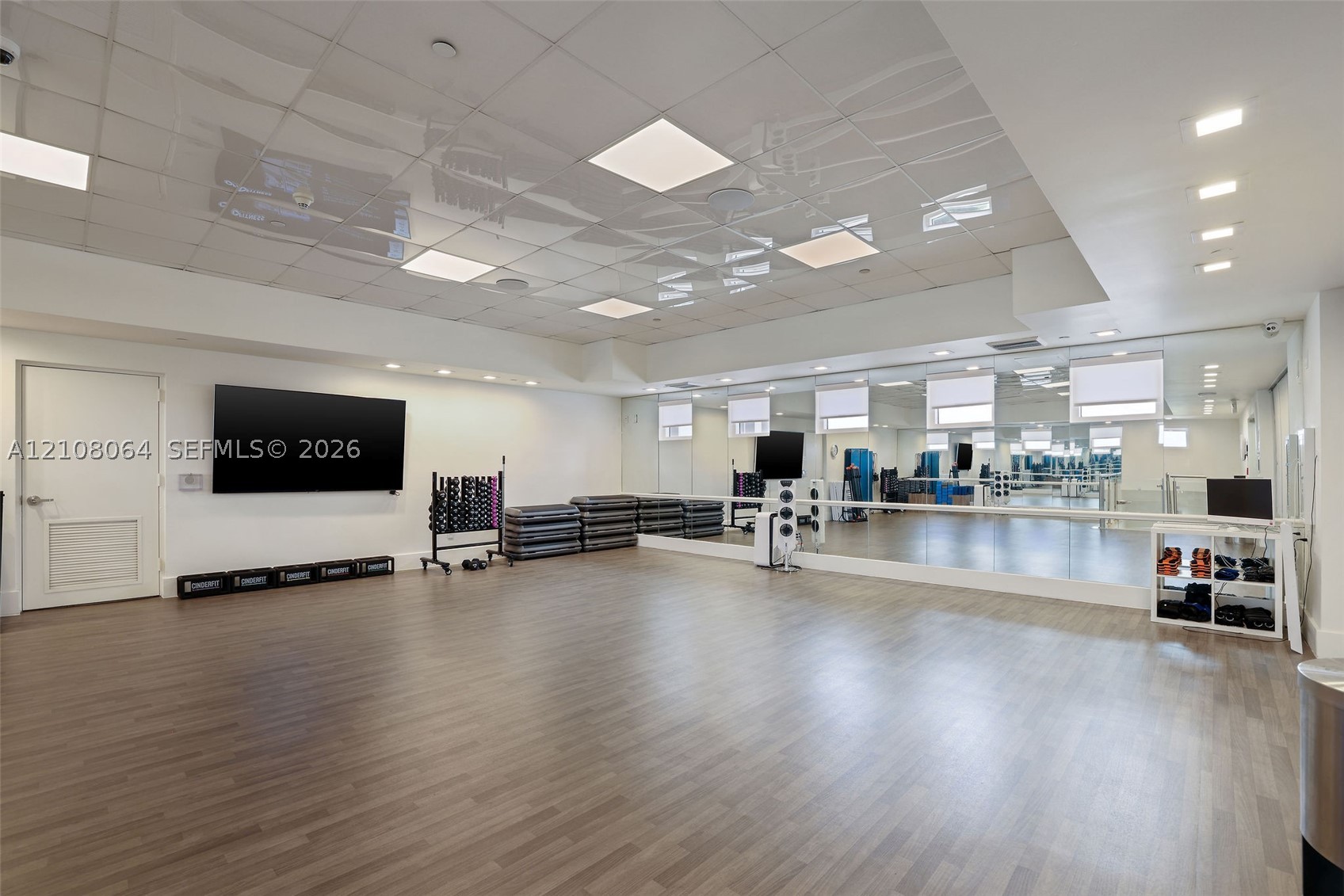 4775 Collins Ave #2408, Miami Beach FL 33140