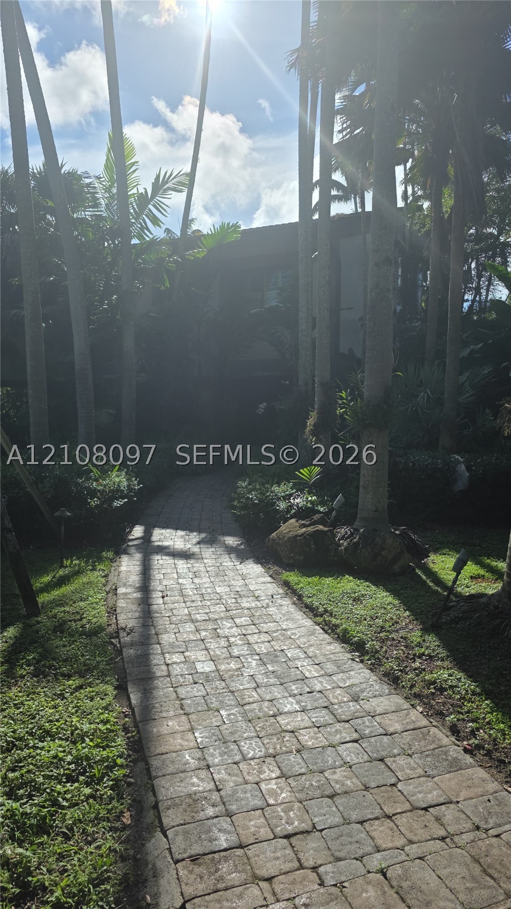 9990 SW 90th Ave, Miami FL 33176