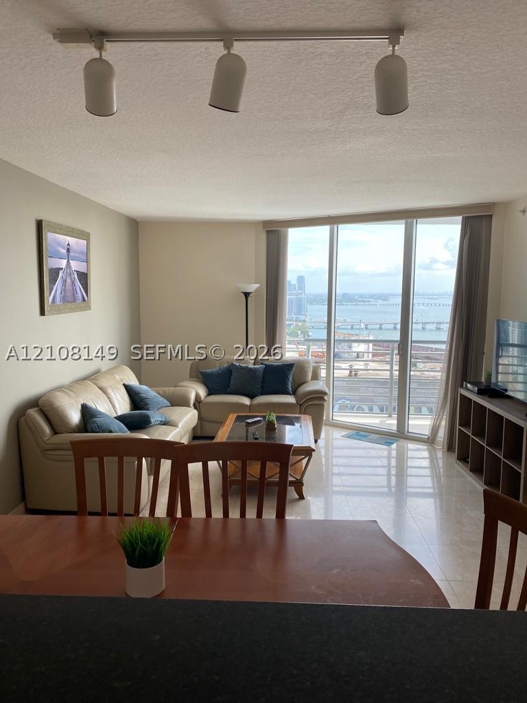335 S Biscayne Blvd #4204, Miami FL 33131