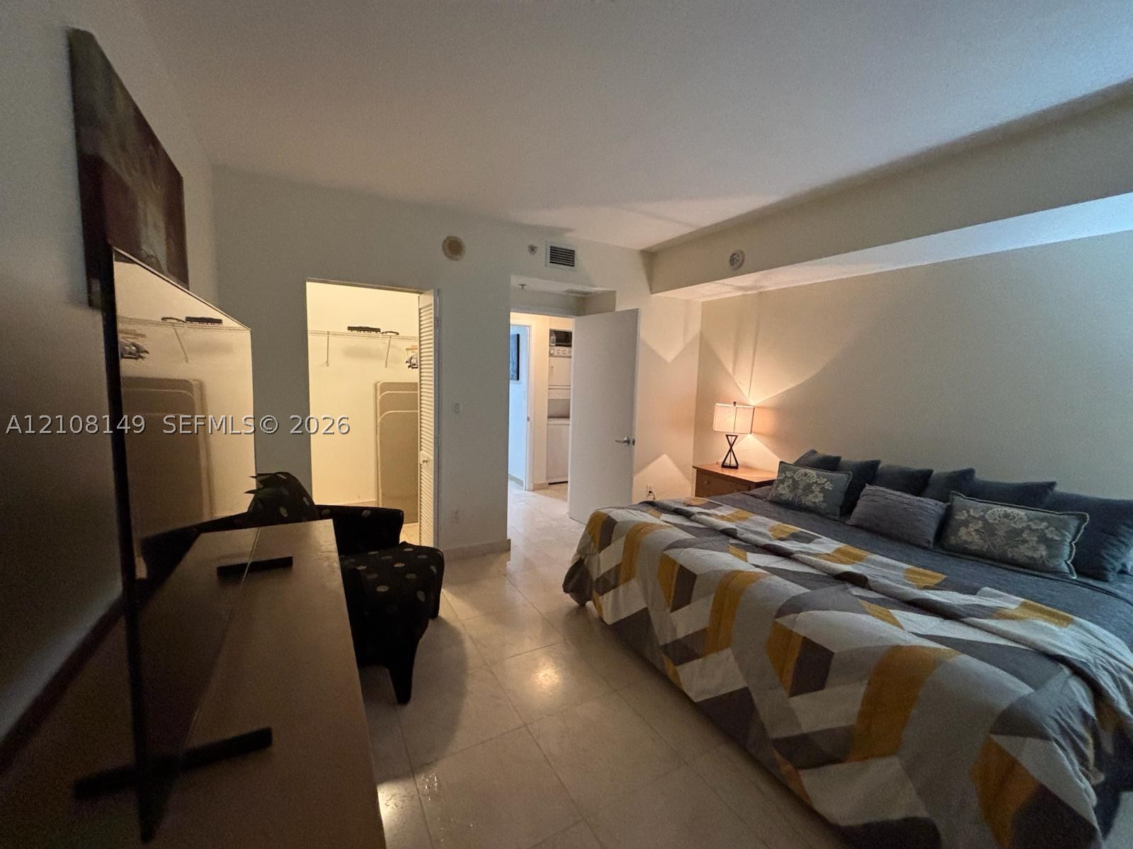 335 S Biscayne Blvd #4204, Miami FL 33131
