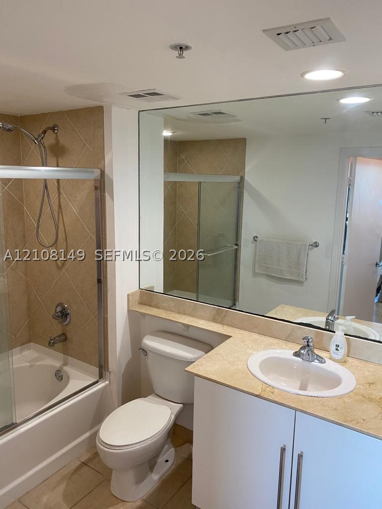 335 S Biscayne Blvd #4204, Miami FL 33131