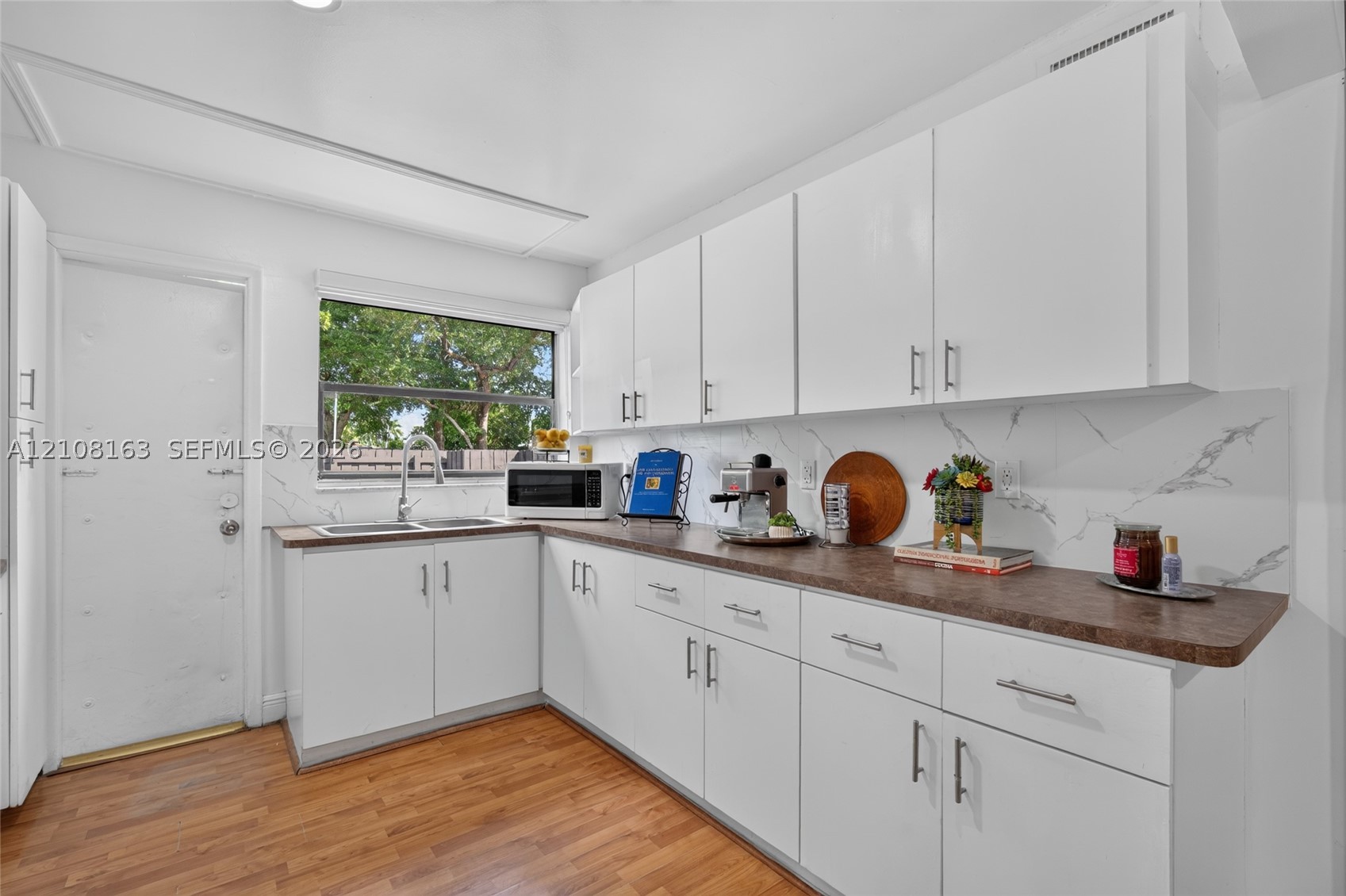 11510 SW 5th St #1, Sweetwater FL 33174