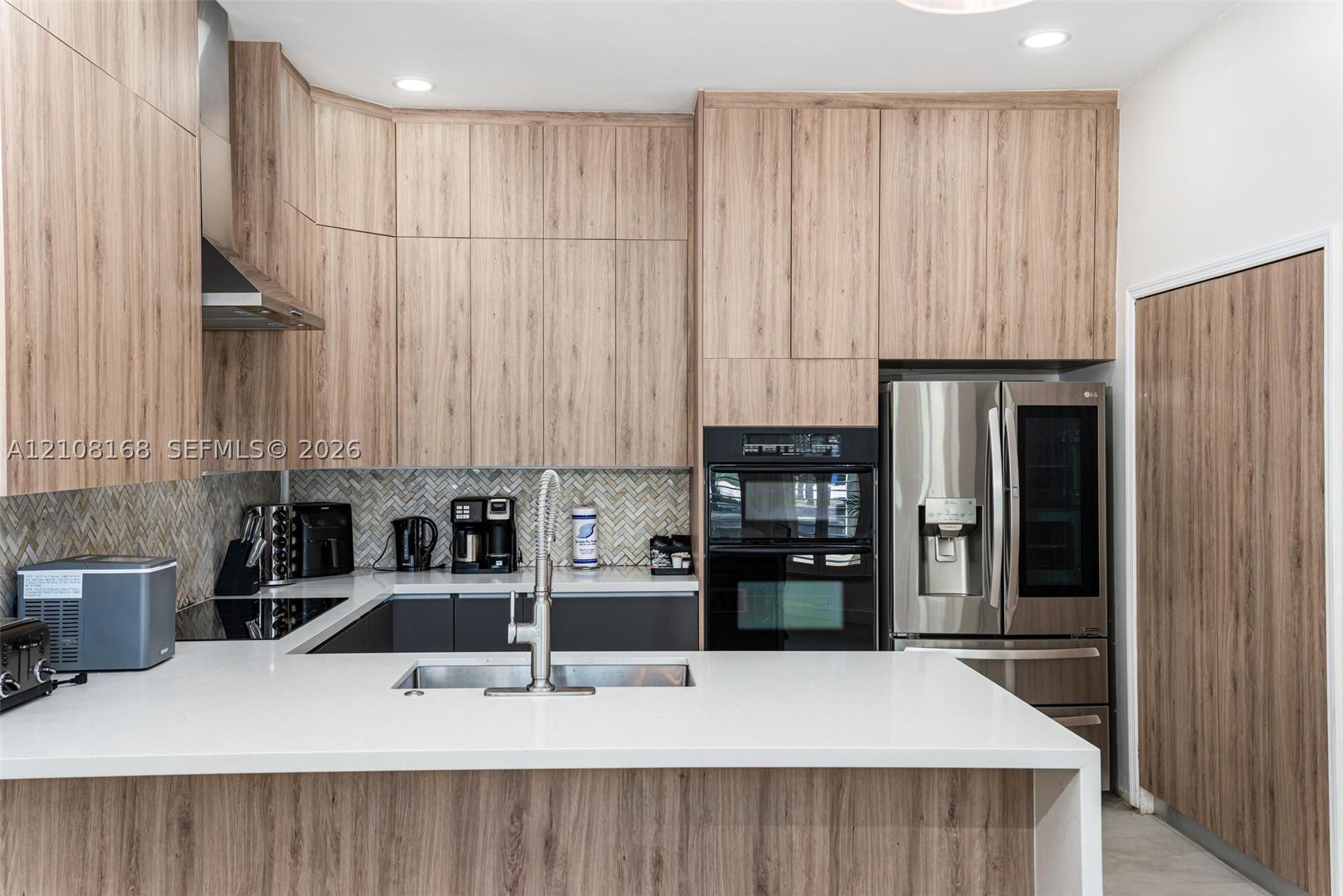 5100 NW 76th Pl, Pompano Beach FL 33073