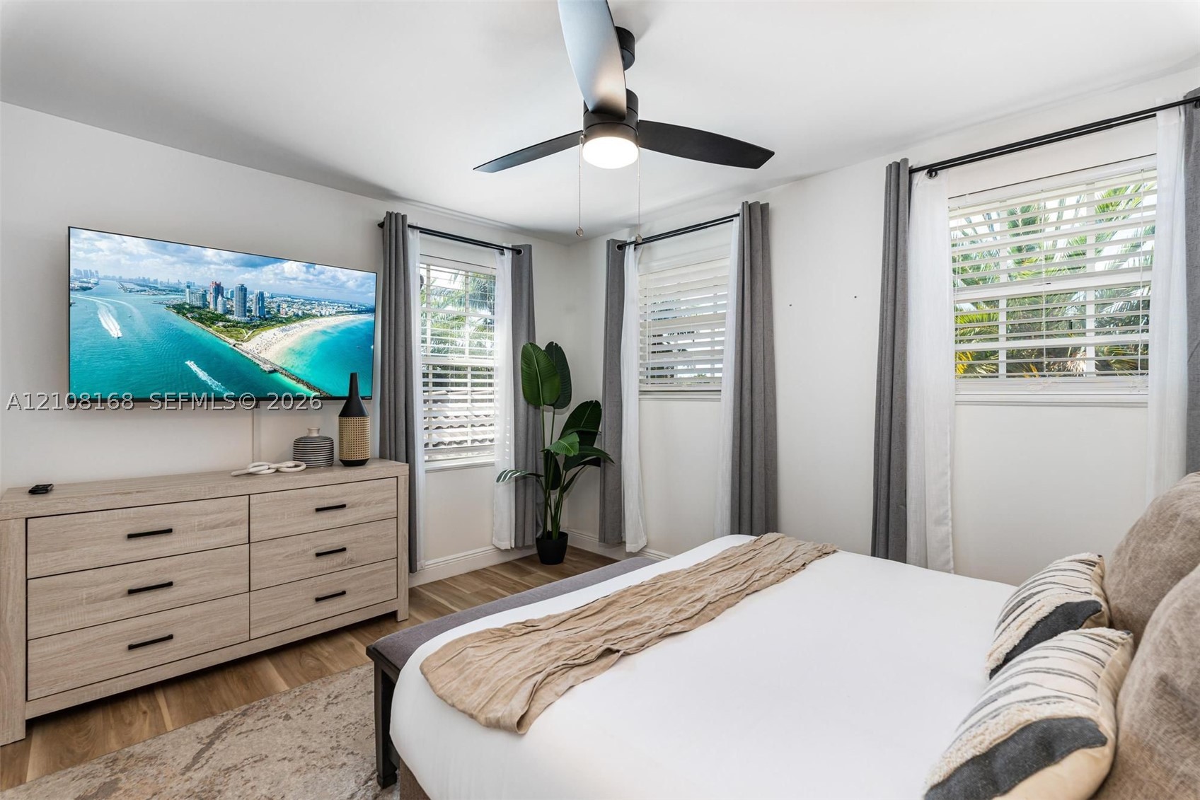 5100 NW 76th Pl, Pompano Beach FL 33073