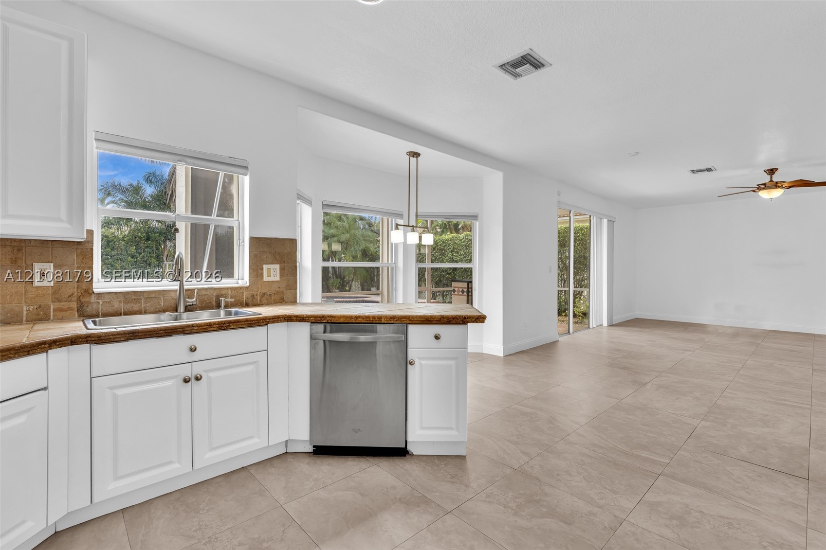 15854 SW 14th Ct, Pembroke Pines FL 33027