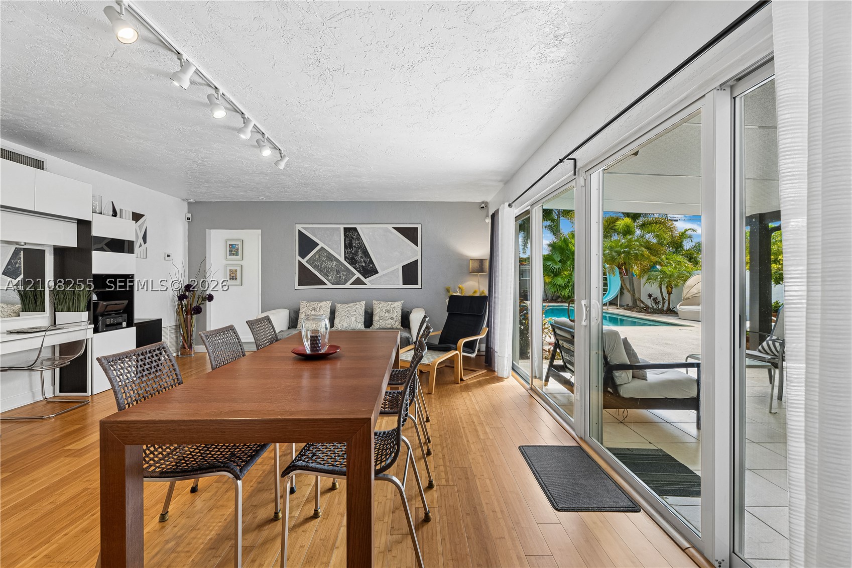 1650 NE 171st St, North Miami Beach FL 33162