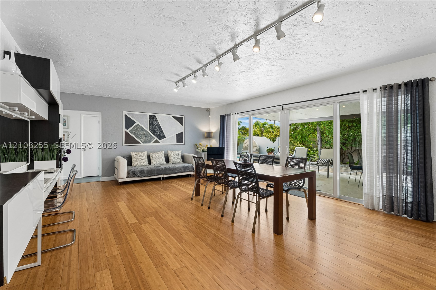 1650 NE 171st St, North Miami Beach FL 33162
