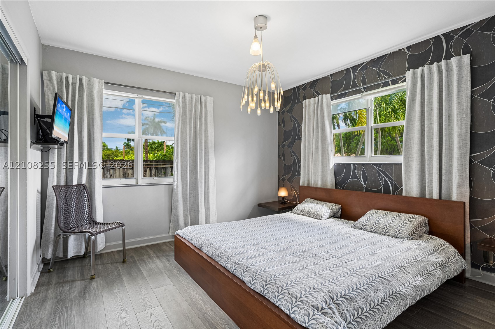 1650 NE 171st St, North Miami Beach FL 33162