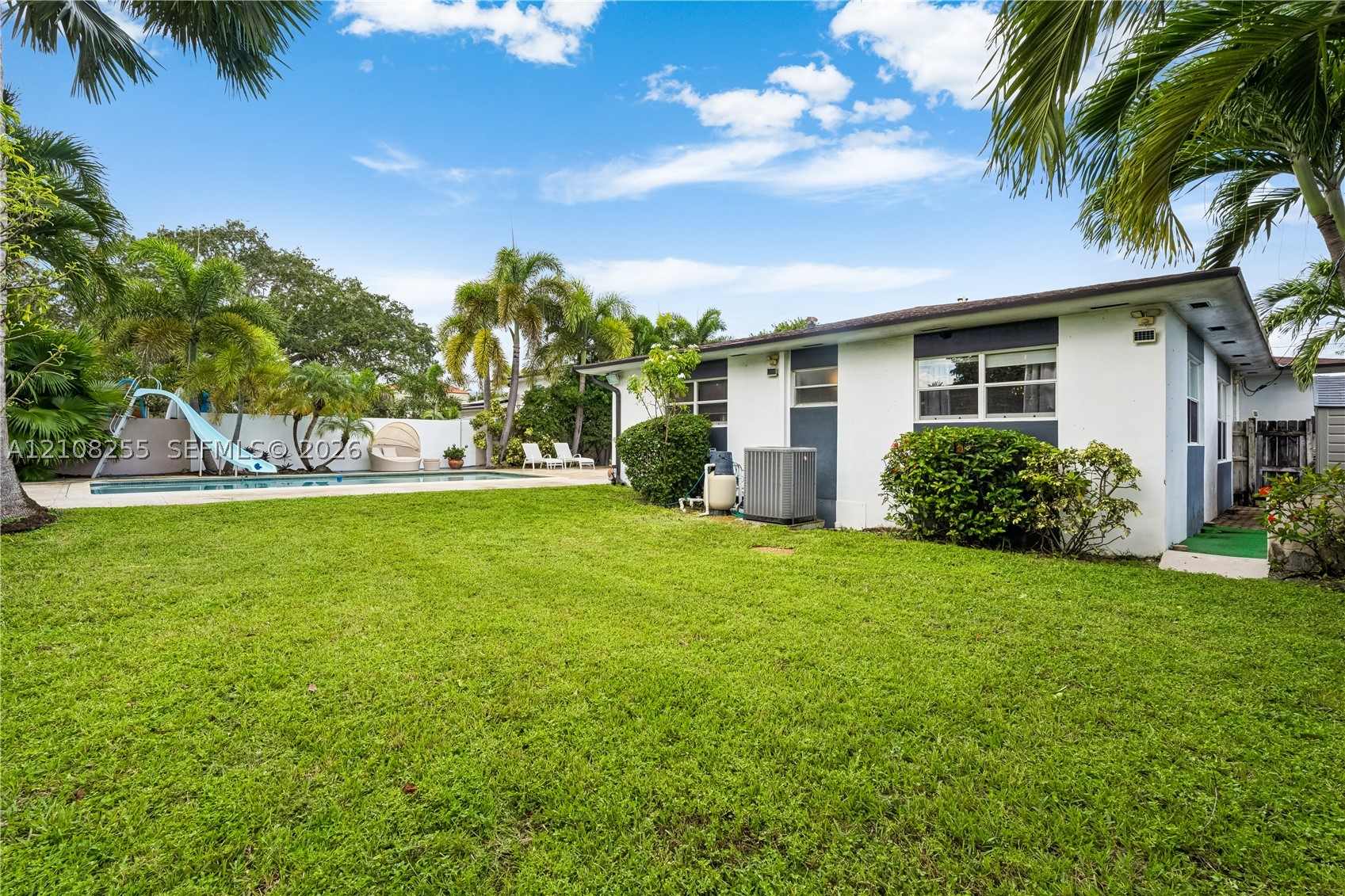 1650 NE 171st St, North Miami Beach FL 33162