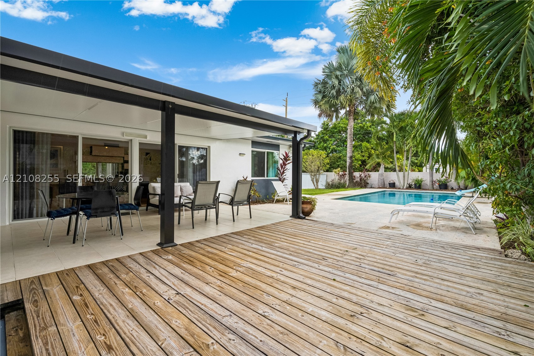 1650 NE 171st St, North Miami Beach FL 33162