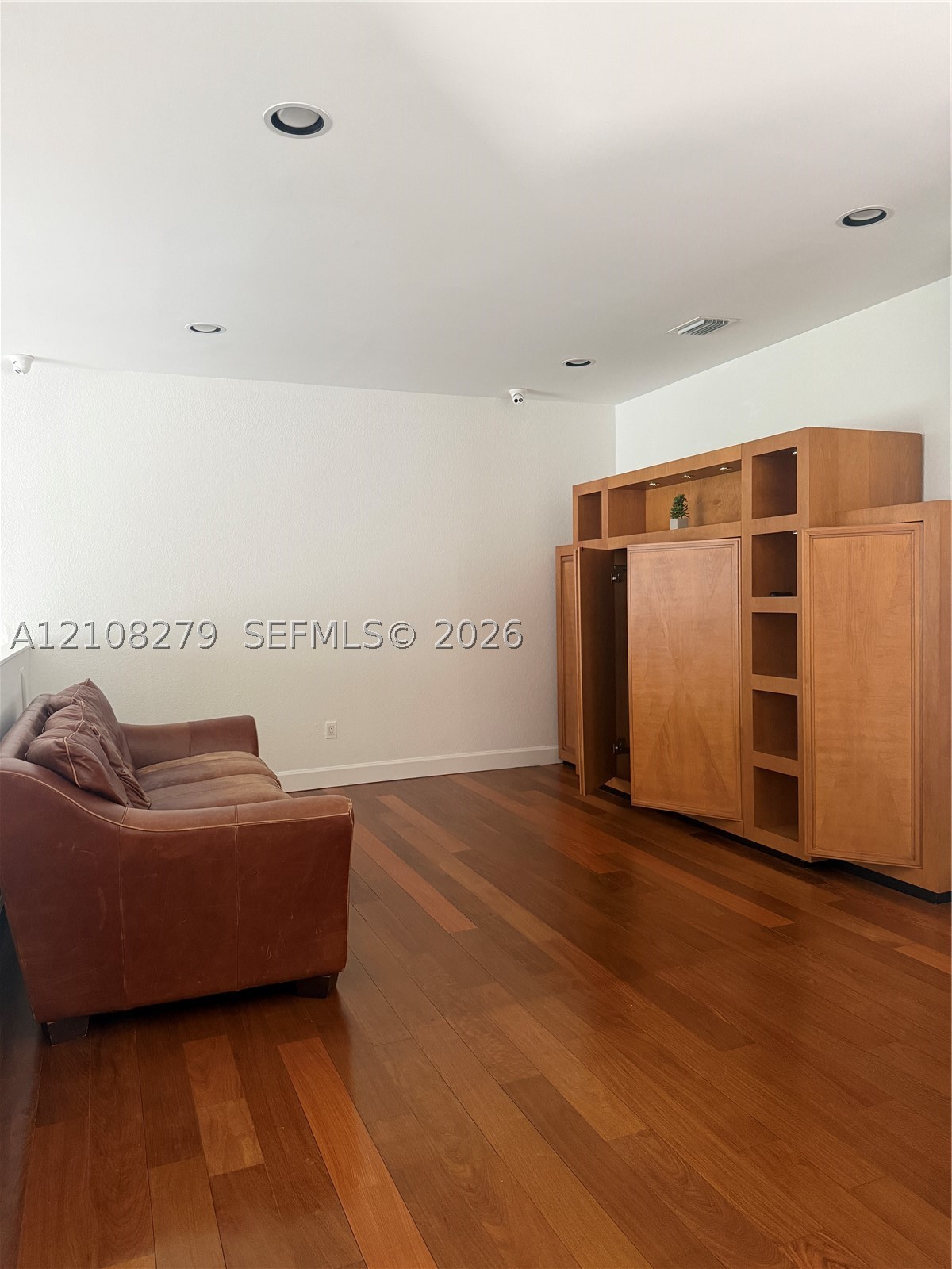 19424 39th Ave, Sunny Isles Beach FL 33160