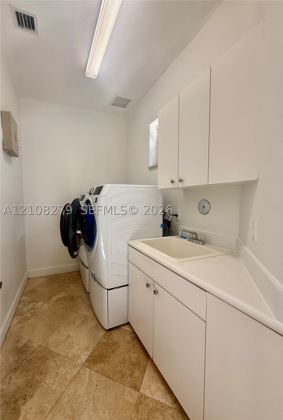 19424 39th Ave, Sunny Isles Beach FL 33160
