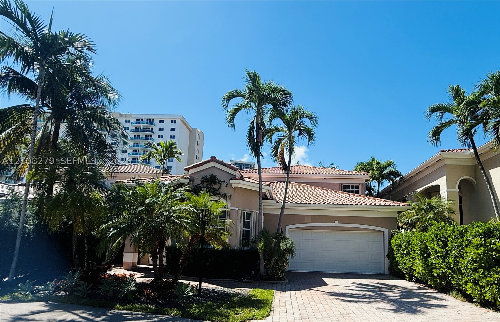 19424 39th Ave, Sunny Isles Beach FL 33160