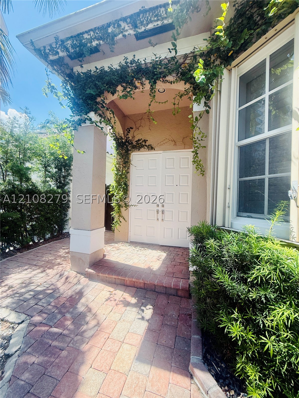 19424 39th Ave, Sunny Isles Beach FL 33160