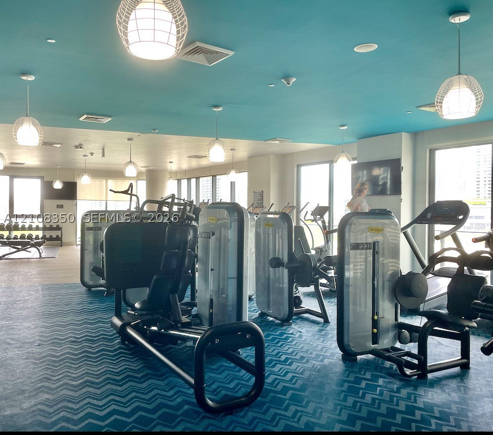 121 NE 34th St #1403, Miami FL 33137