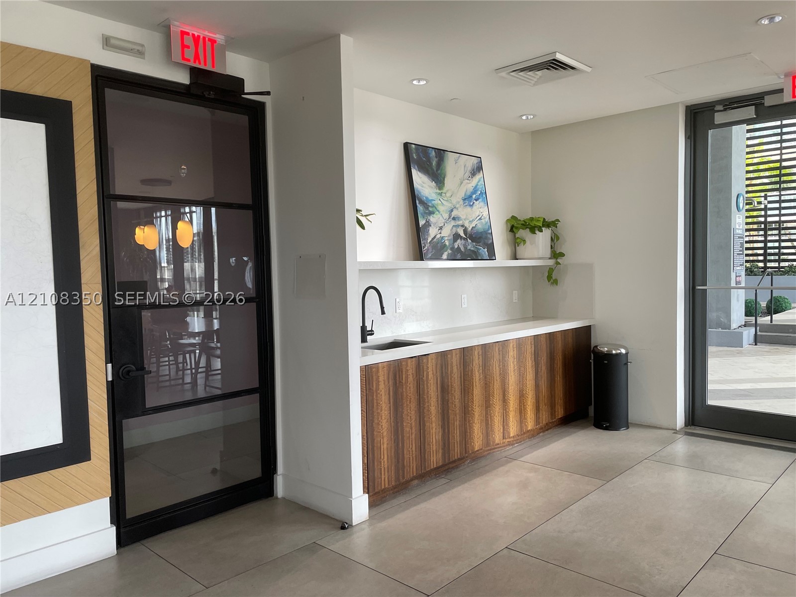121 NE 34th St #1403, Miami FL 33137
